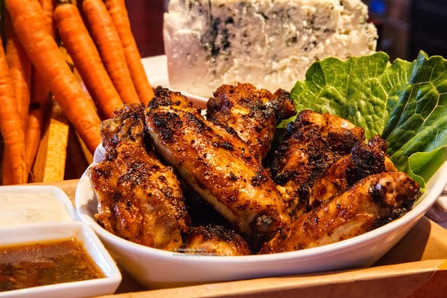 Stone's Hot or Aloha Wings